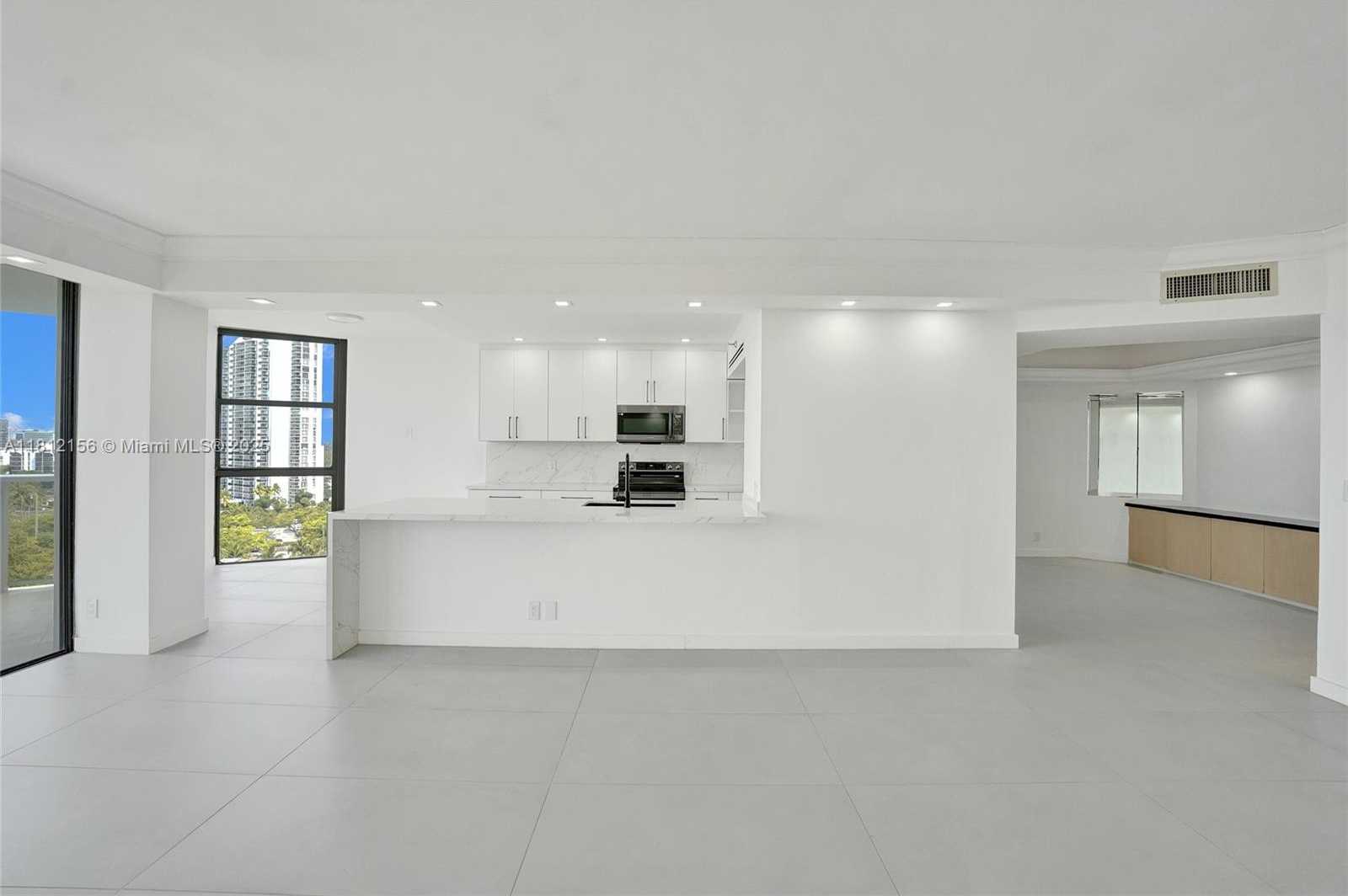 Small Image of 20281 EAST COUNTRY CLUB DR #811, Aventura Number 7