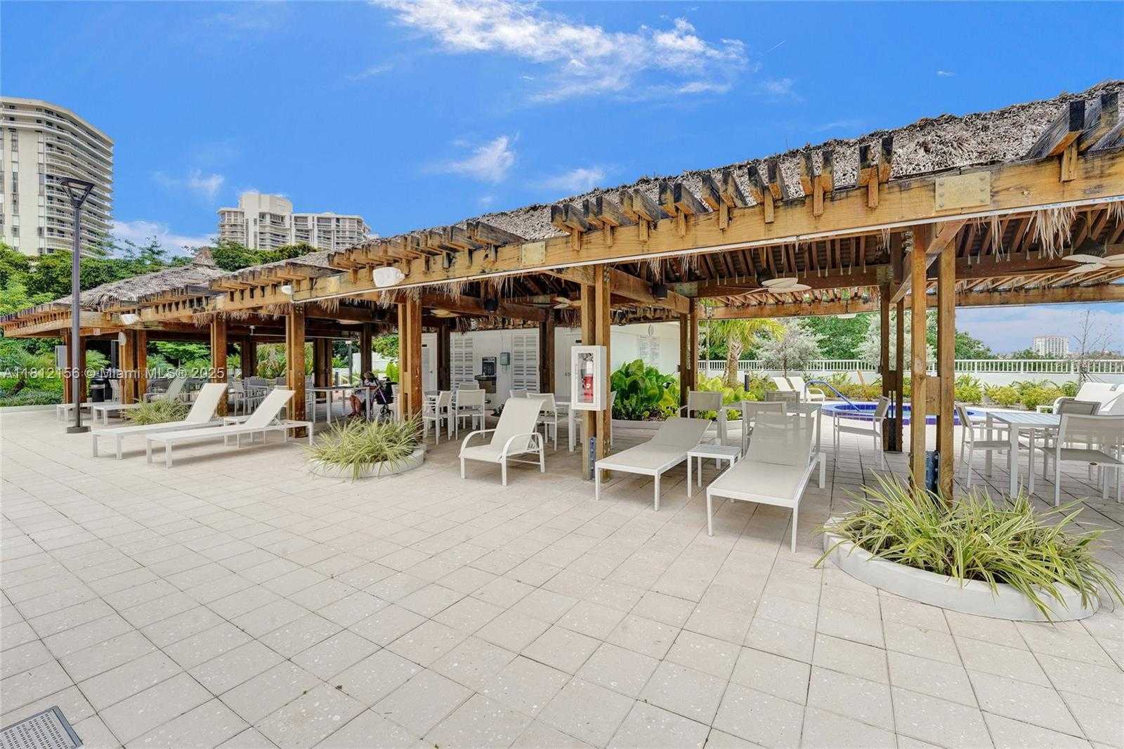 Small Image of 20281 EAST COUNTRY CLUB DR #811, Aventura Number 86