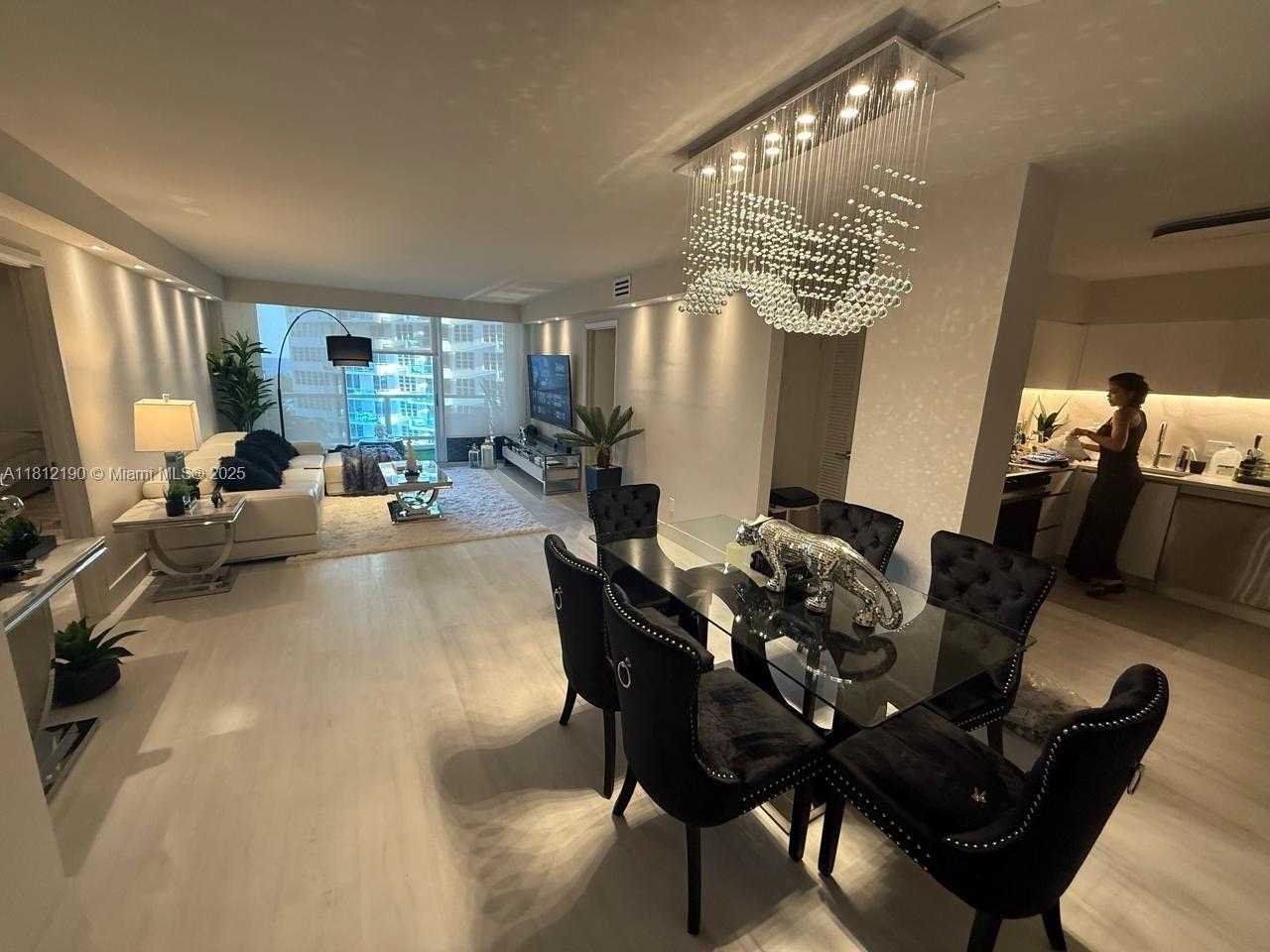 Small Image of 5151 COLLINS AVE #726, Miami Beach Number 6