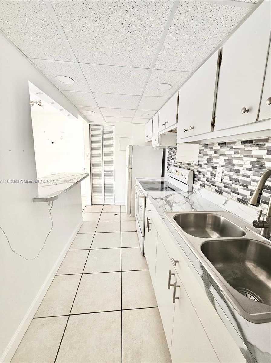 Small Image of 4250 NORTH WEST 79TH AVE #1C, Doral Number 10