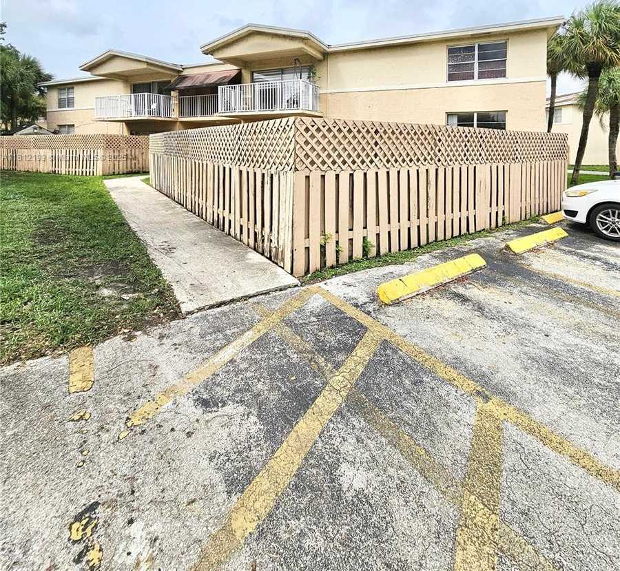 Small Image of 4250 NORTH WEST 79TH AVE #1C, Doral Number 22