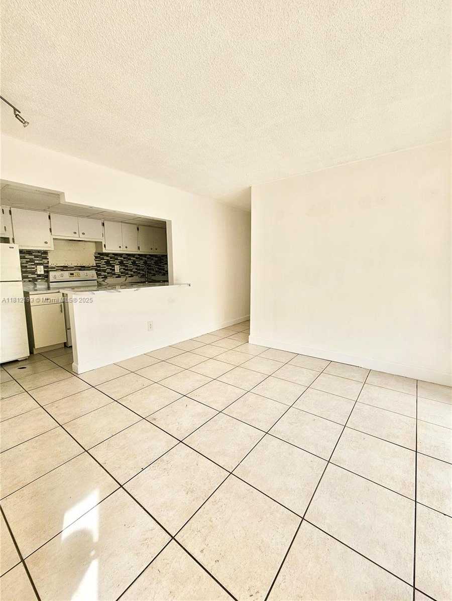 Small Image of 4250 NORTH WEST 79TH AVE #1C, Doral Number 3
