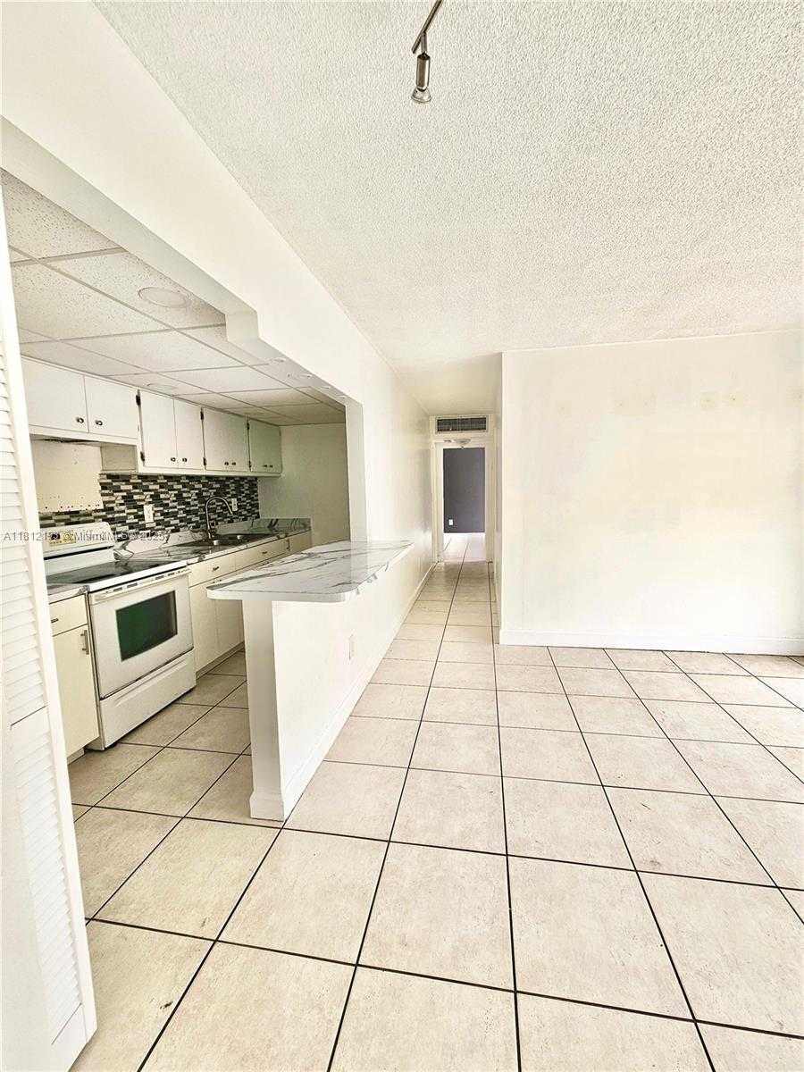 Small Image of 4250 NORTH WEST 79TH AVE #1C, Doral Number 7
