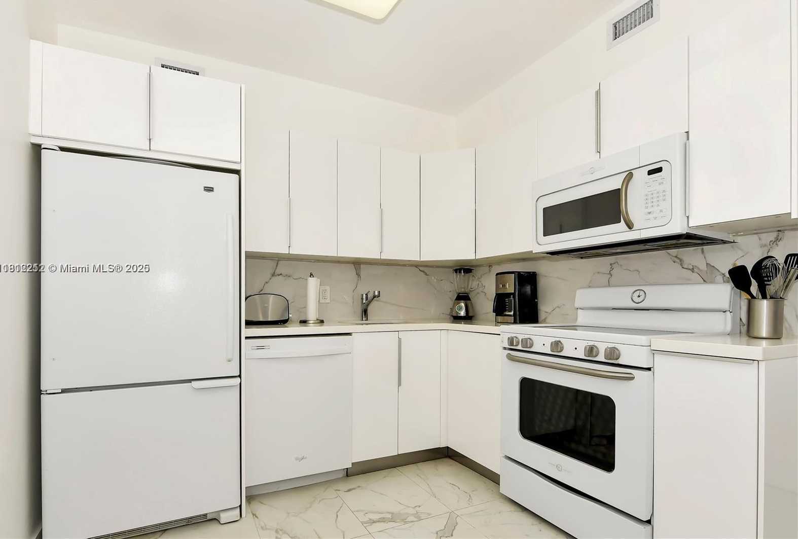 Small Image of 5151 COLLINS AVE #619, Miami Beach Number 10