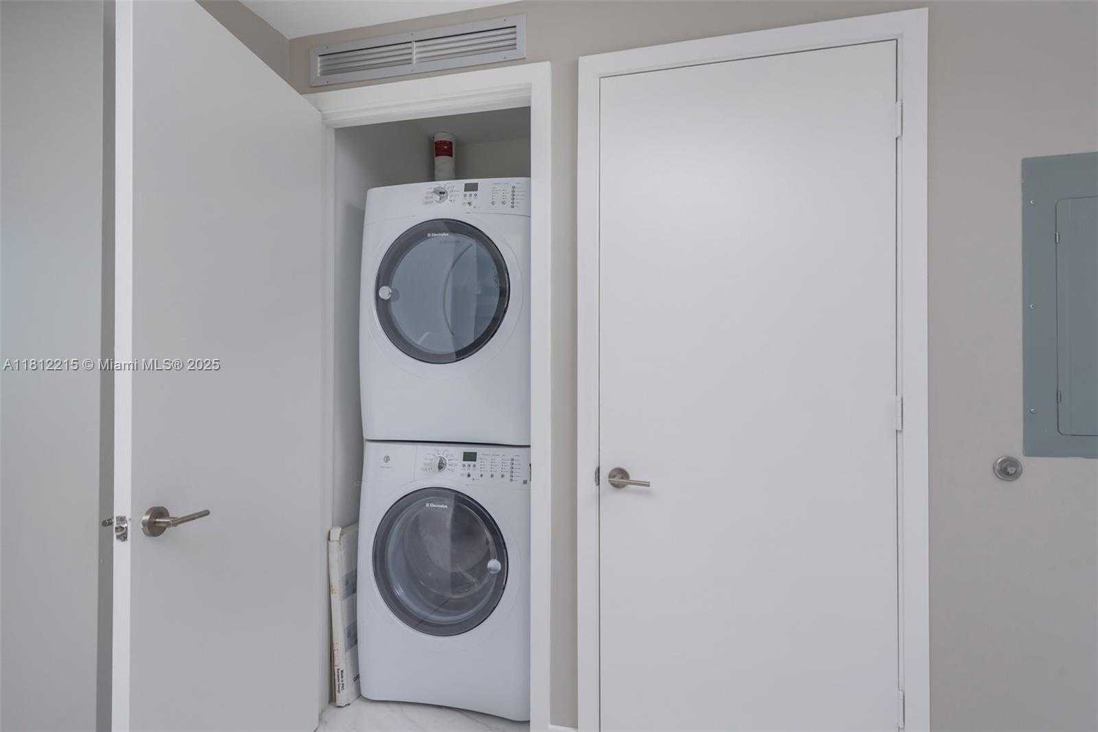 Small Image of 2900 NORTH EAST 7TH AVE #3903, Miami Number 19