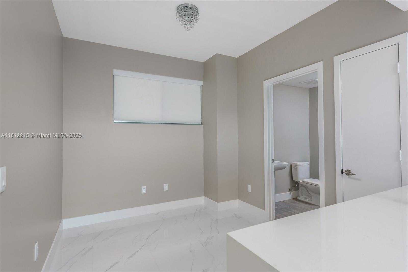 Small Image of 2900 NORTH EAST 7TH AVE #3903, Miami Number 4