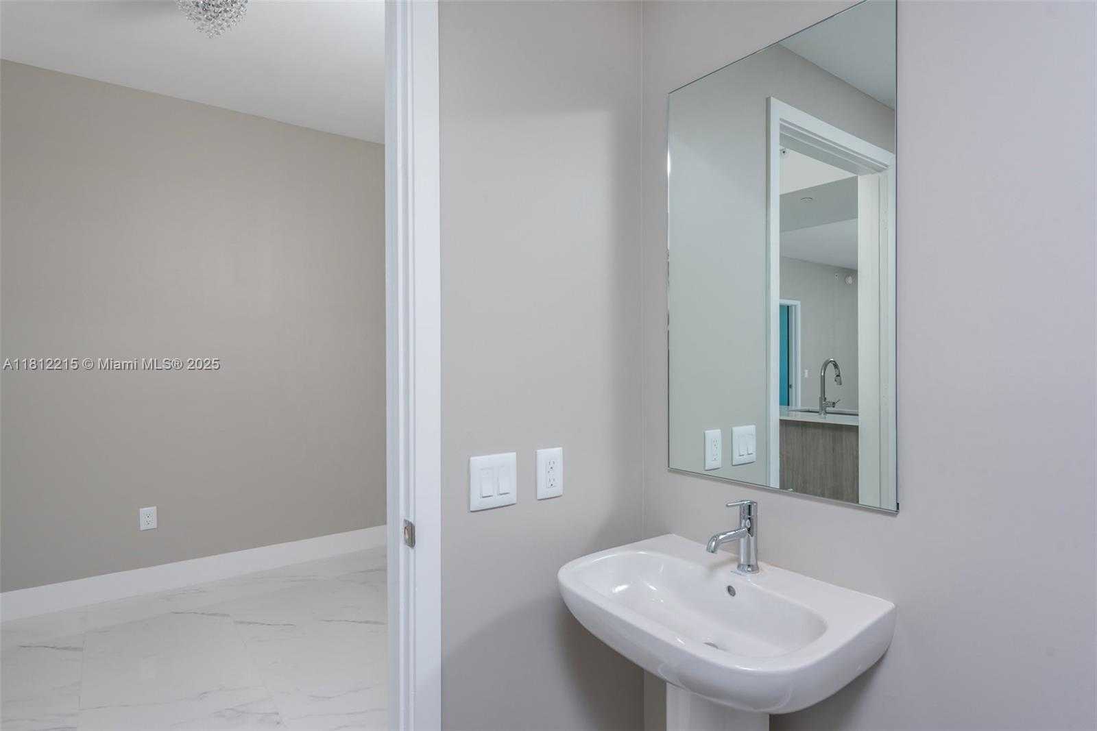Small Image of 2900 NORTH EAST 7TH AVE #3903, Miami Number 6