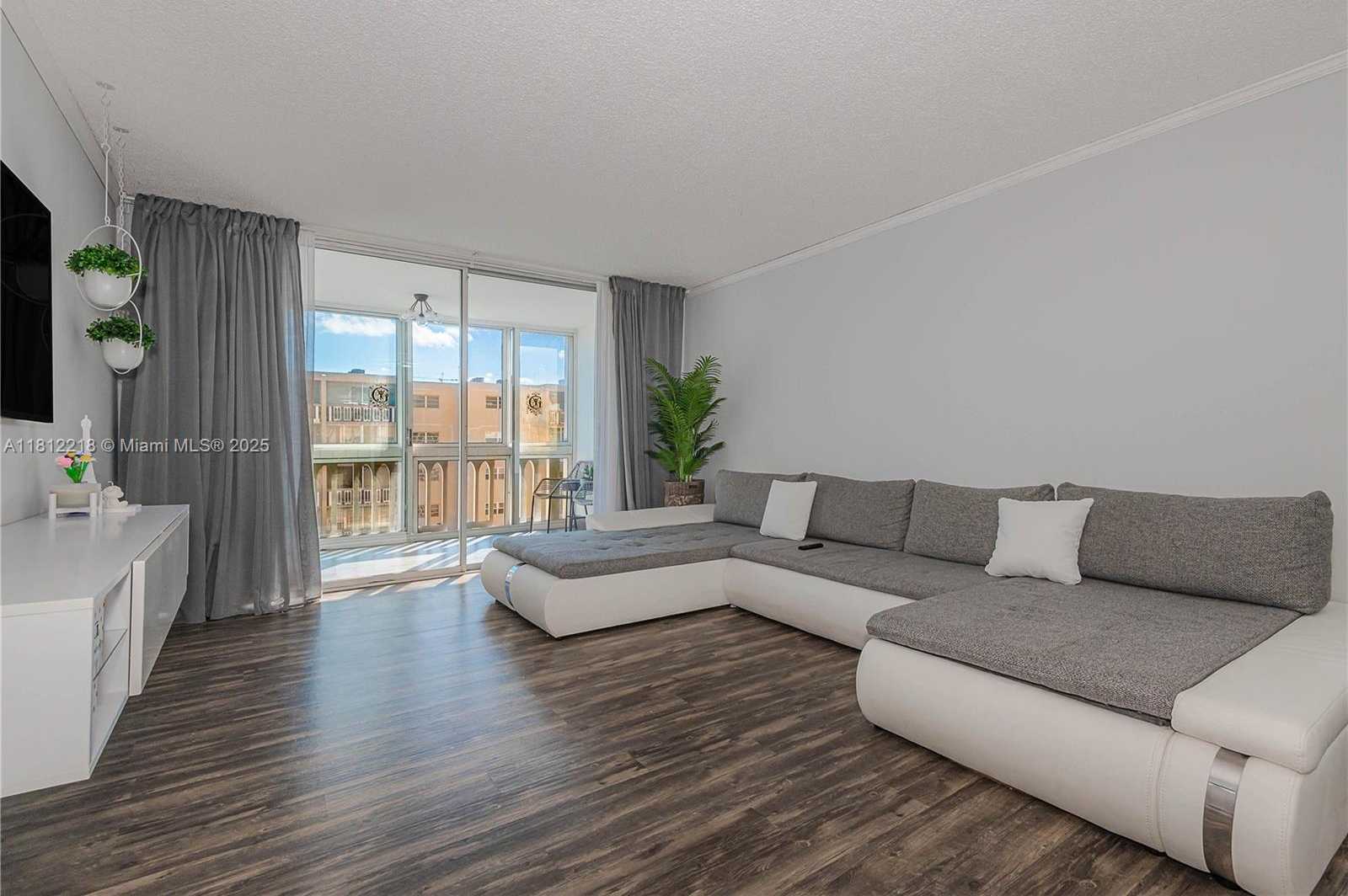 Small Image of 500 NORTH EAST 12TH AVE #605, Hallandale Beach Number 3