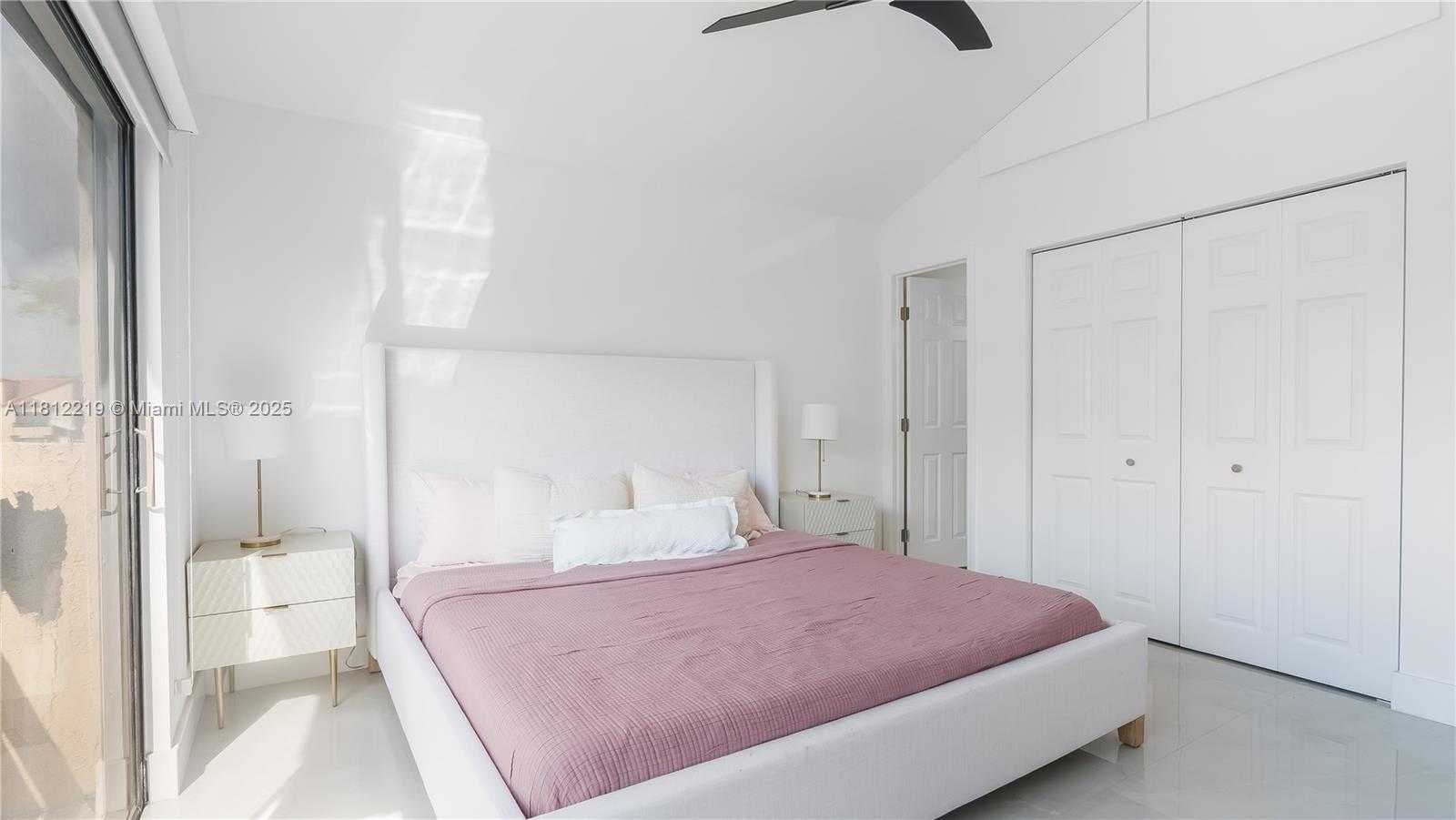 Small Image of 10011 SOUTH WEST 77TH CT, Miami Number 14