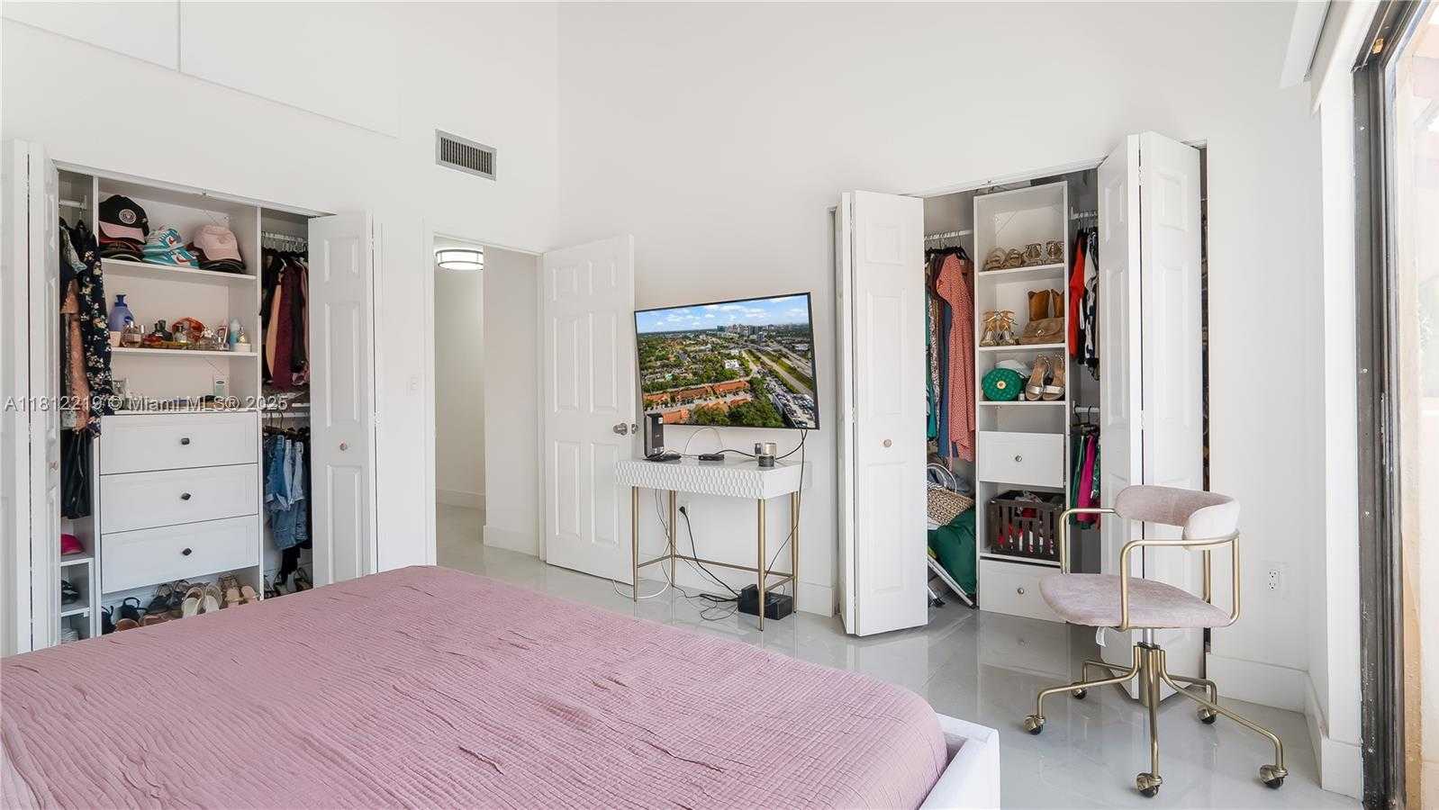 Small Image of 10011 SOUTH WEST 77TH CT, Miami Number 17