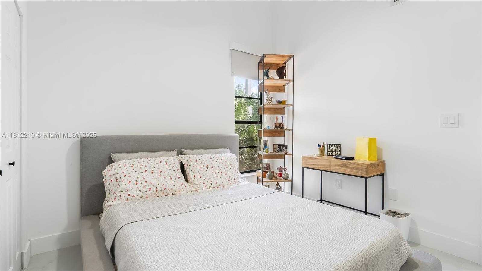 Small Image of 10011 SOUTH WEST 77TH CT, Miami Number 19