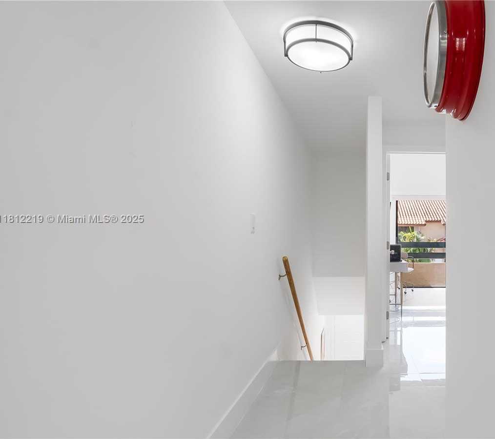 Small Image of 10011 SOUTH WEST 77TH CT, Miami Number 28