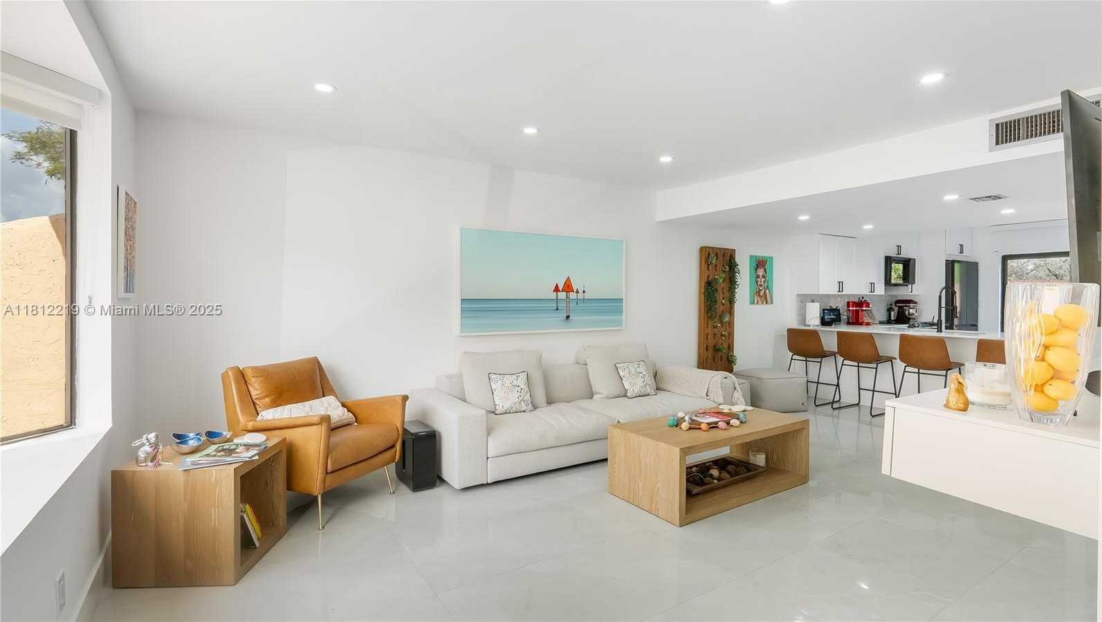 Small Image of 10011 SOUTH WEST 77TH CT, Miami Number 5