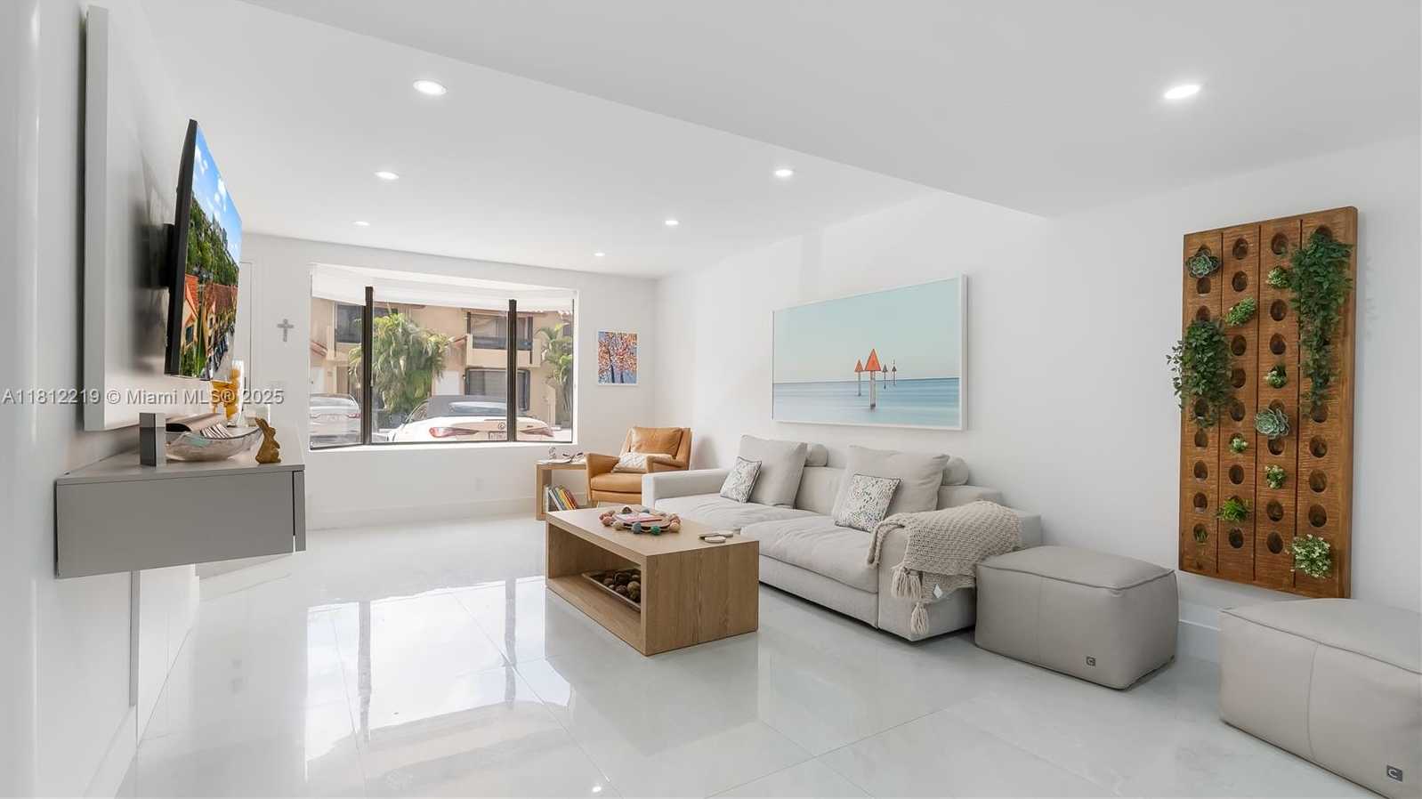 Small Image of 10011 SOUTH WEST 77TH CT, Miami Number 9