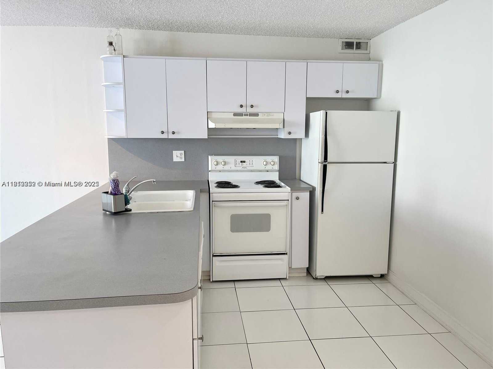 Small Image of 345 OCEAN DR #403, Miami Beach Number 7