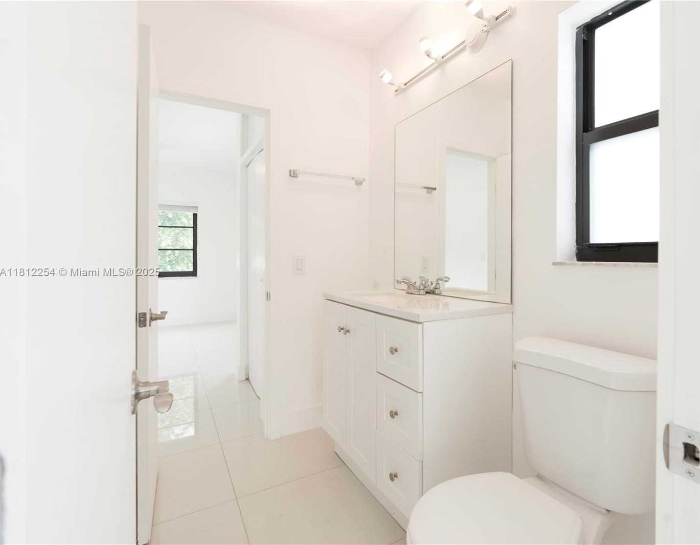 Small Image of 7620 Abbott Ave, Miami Beach, FL 33141, USA Number 9