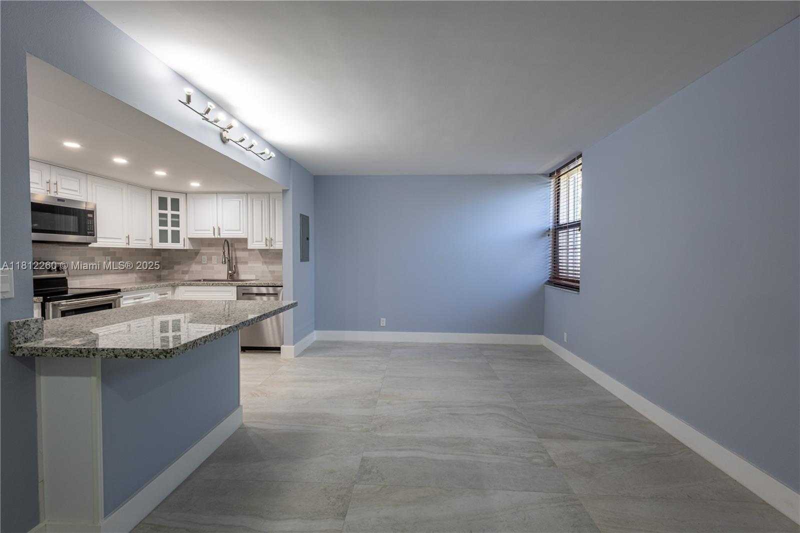 Small Image of 20350 WEST COUNTRY CLUB DR #PH24-4, Aventura Number 5