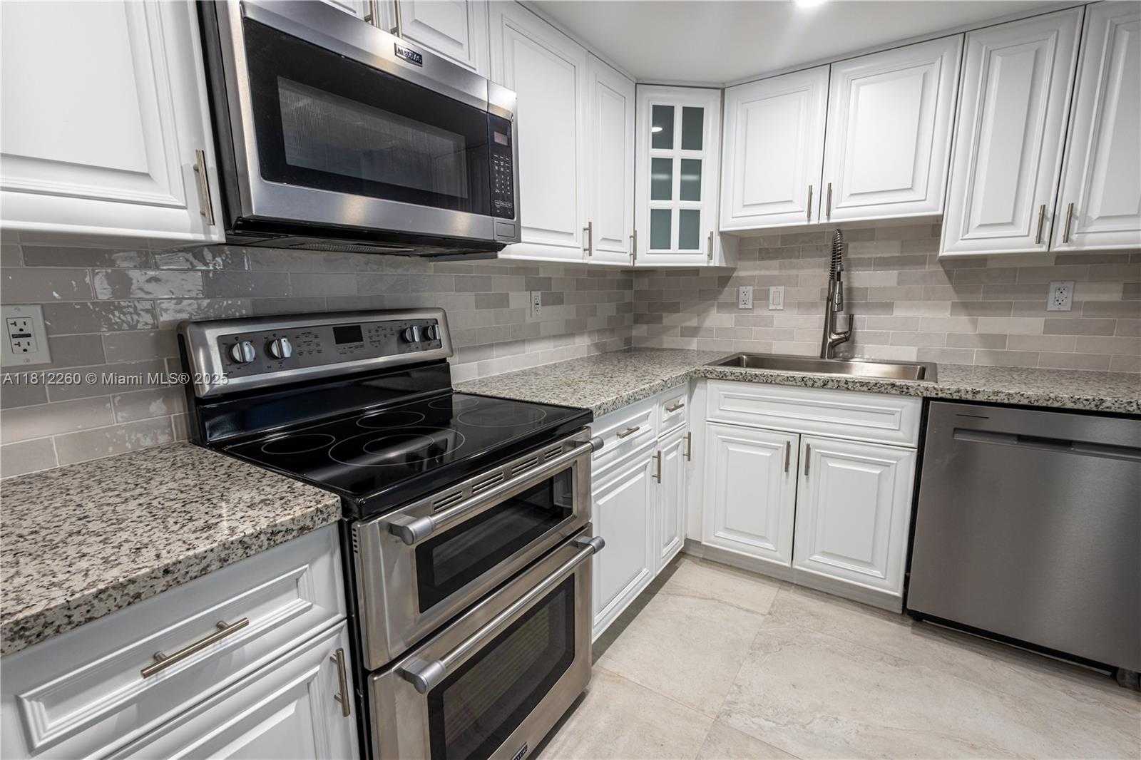 Small Image of 20350 WEST COUNTRY CLUB DR #PH24-4, Aventura Number 6
