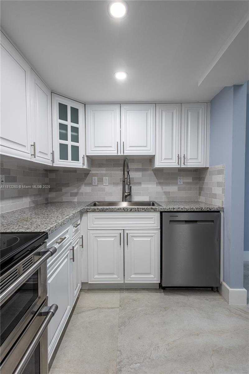 Small Image of 20350 WEST COUNTRY CLUB DR #PH24-4, Aventura Number 7