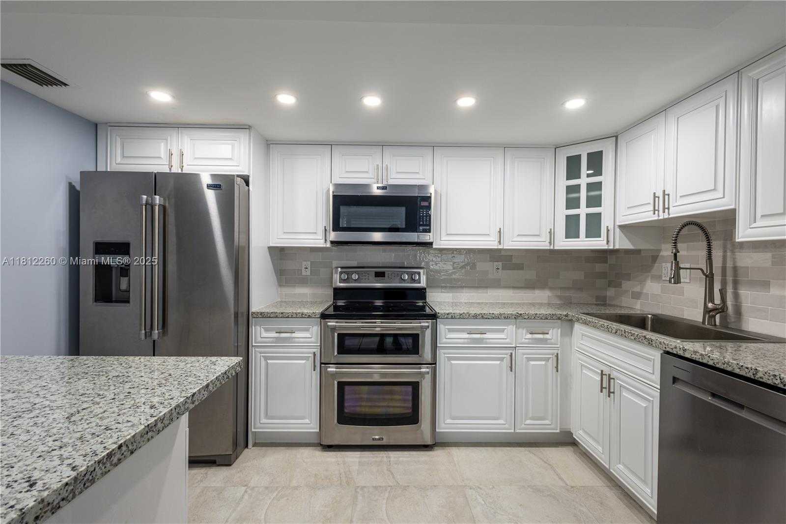 Small Image of 20350 WEST COUNTRY CLUB DR #PH24-4, Aventura Number 8