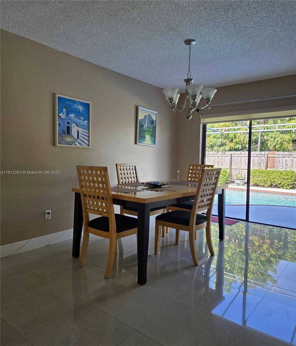 Small Image of 10625 SOUTH WEST 127TH PL, Miami Number 11