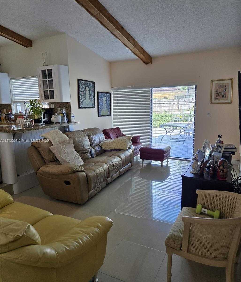 Small Image of 10625 SOUTH WEST 127TH PL, Miami Number 12