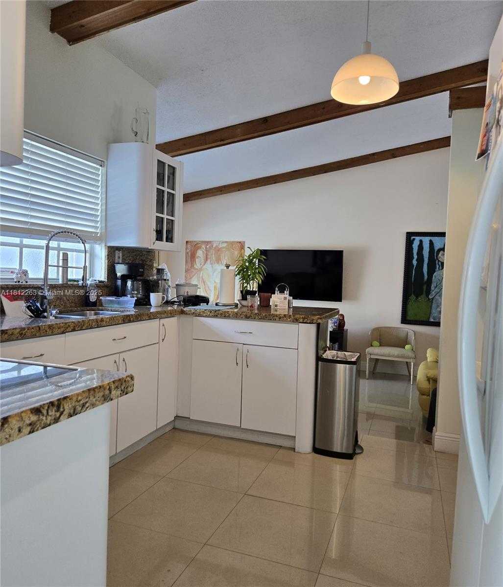 Small Image of 10625 SOUTH WEST 127TH PL, Miami Number 17