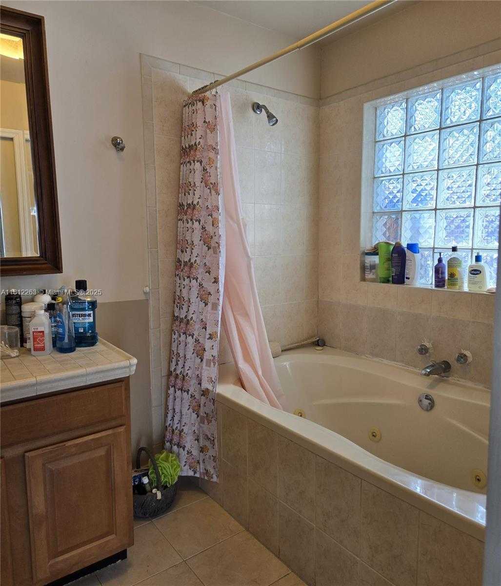 Small Image of 10625 SOUTH WEST 127TH PL, Miami Number 19