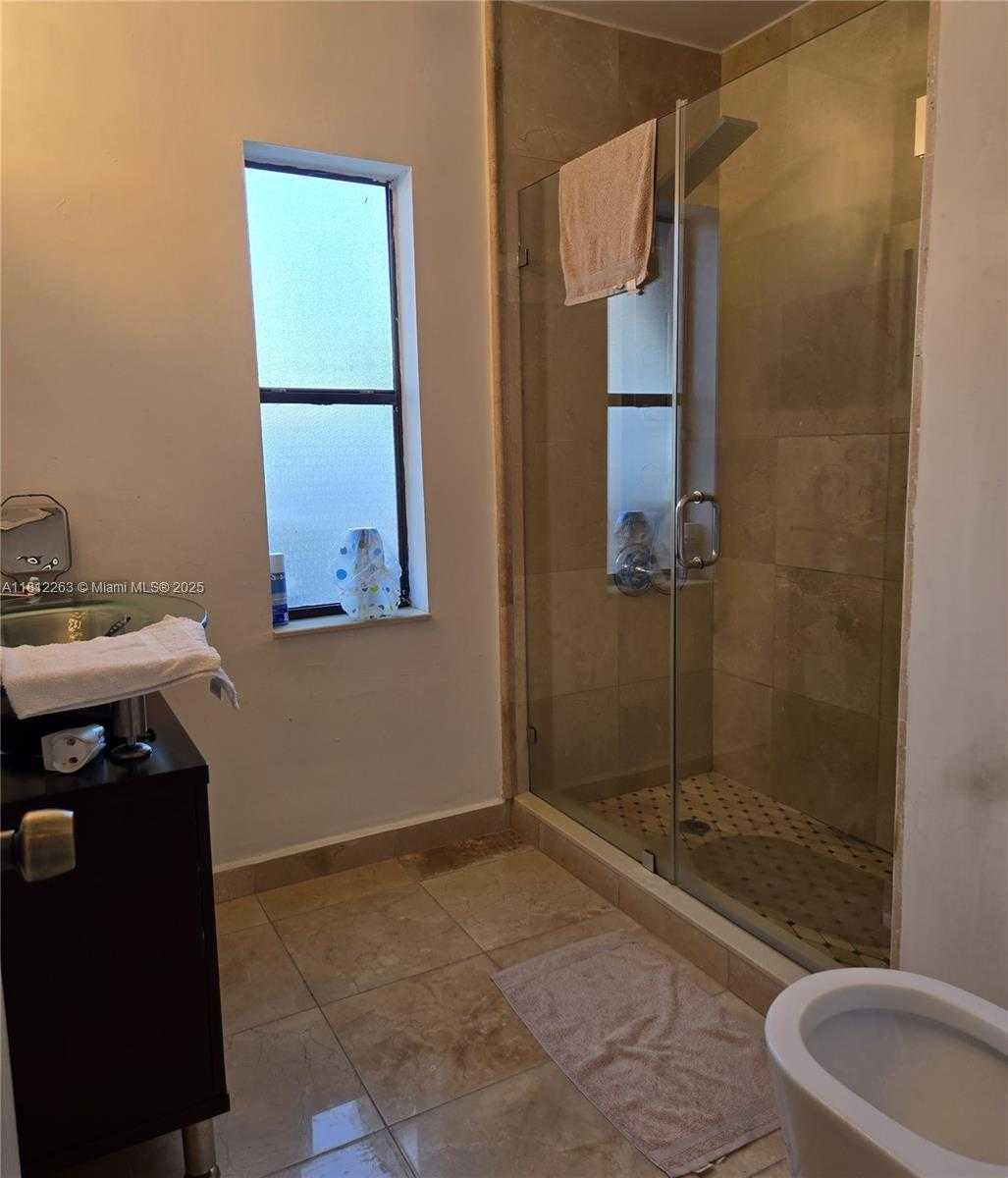 Small Image of 10625 SOUTH WEST 127TH PL, Miami Number 24