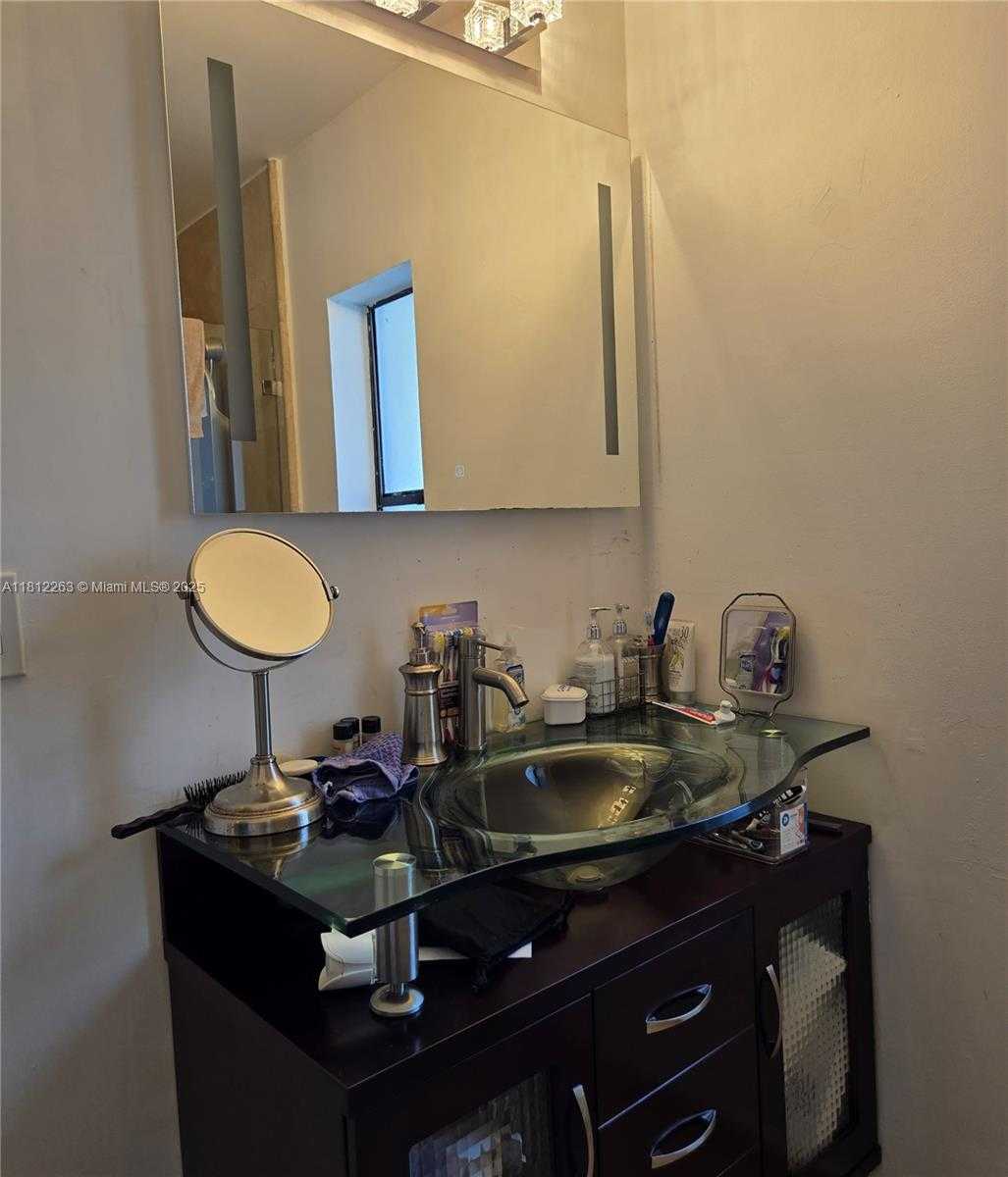 Small Image of 10625 SOUTH WEST 127TH PL, Miami Number 26