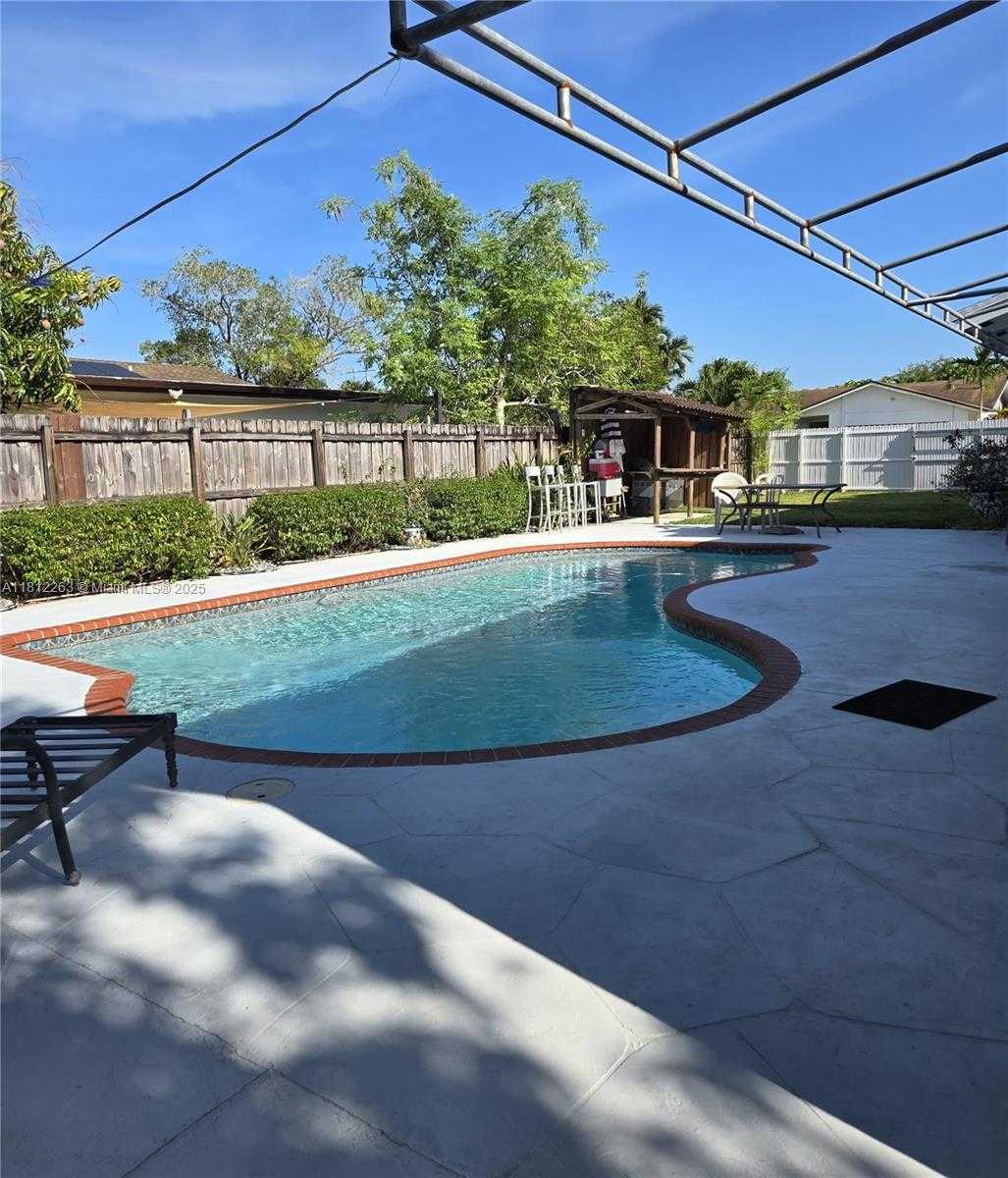 Small Image of 10625 SOUTH WEST 127TH PL, Miami Number 31