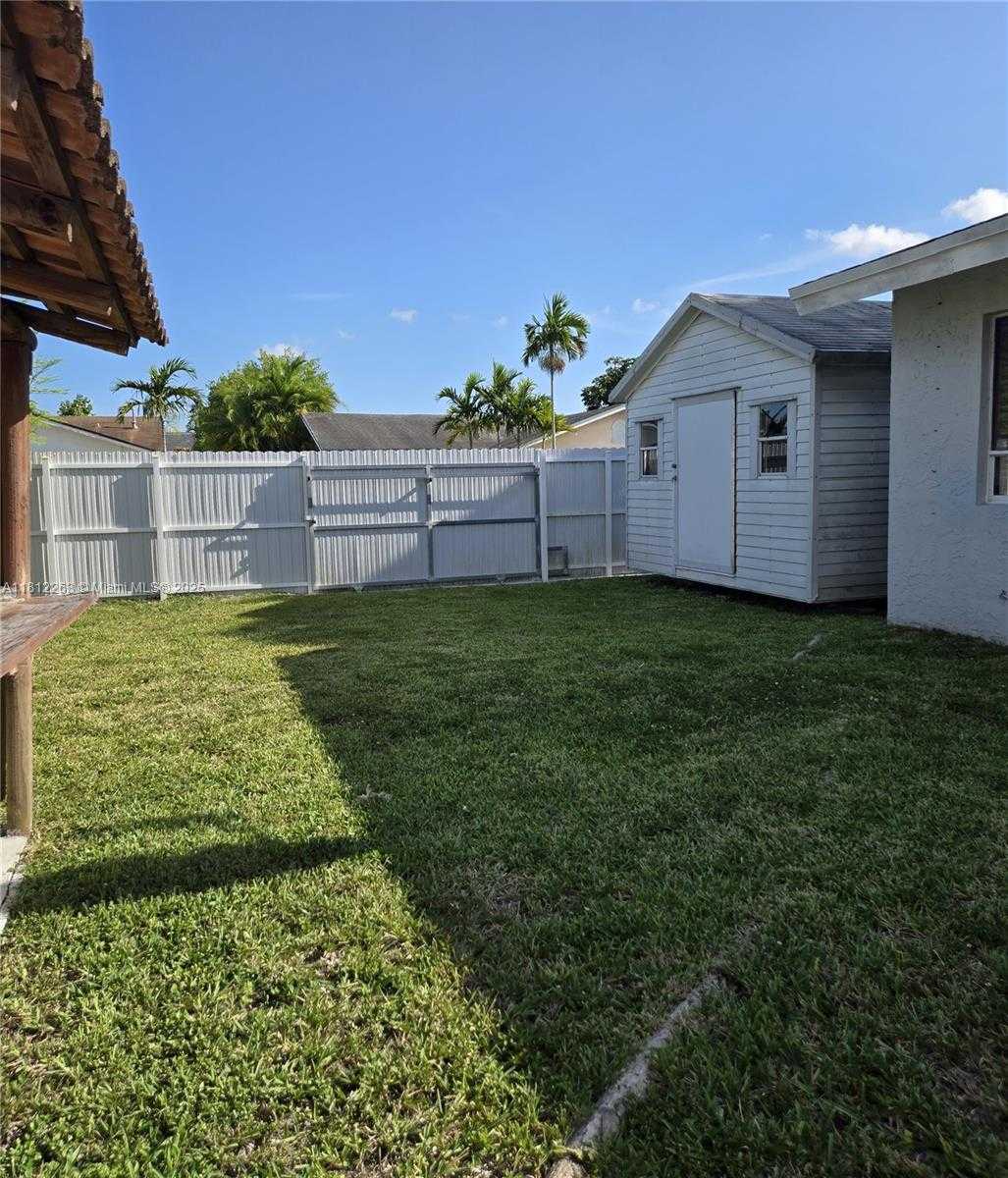 Small Image of 10625 SOUTH WEST 127TH PL, Miami Number 32