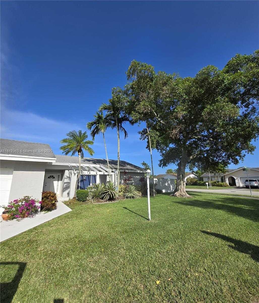 Small Image of 10625 SOUTH WEST 127TH PL, Miami Number 5