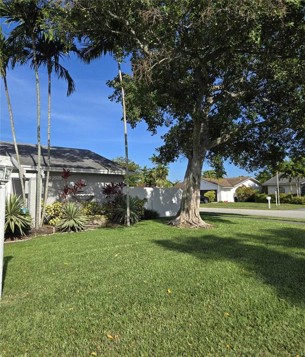Small Image of 10625 SOUTH WEST 127TH PL, Miami Number 6