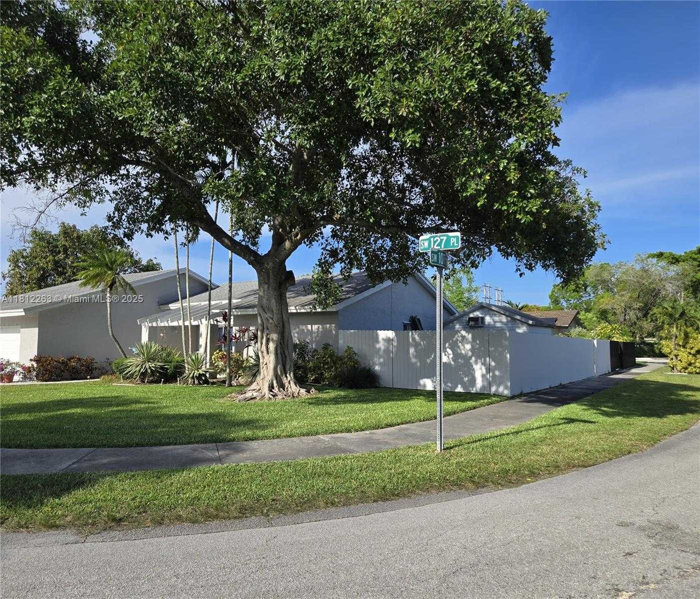 Small Image of 10625 SOUTH WEST 127TH PL, Miami Number 7