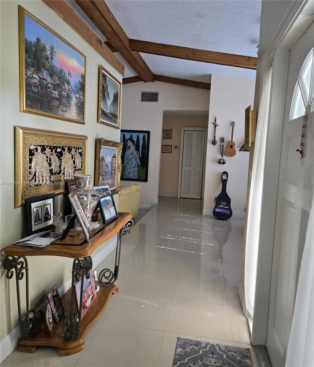 Small Image of 10625 SOUTH WEST 127TH PL, Miami Number 9