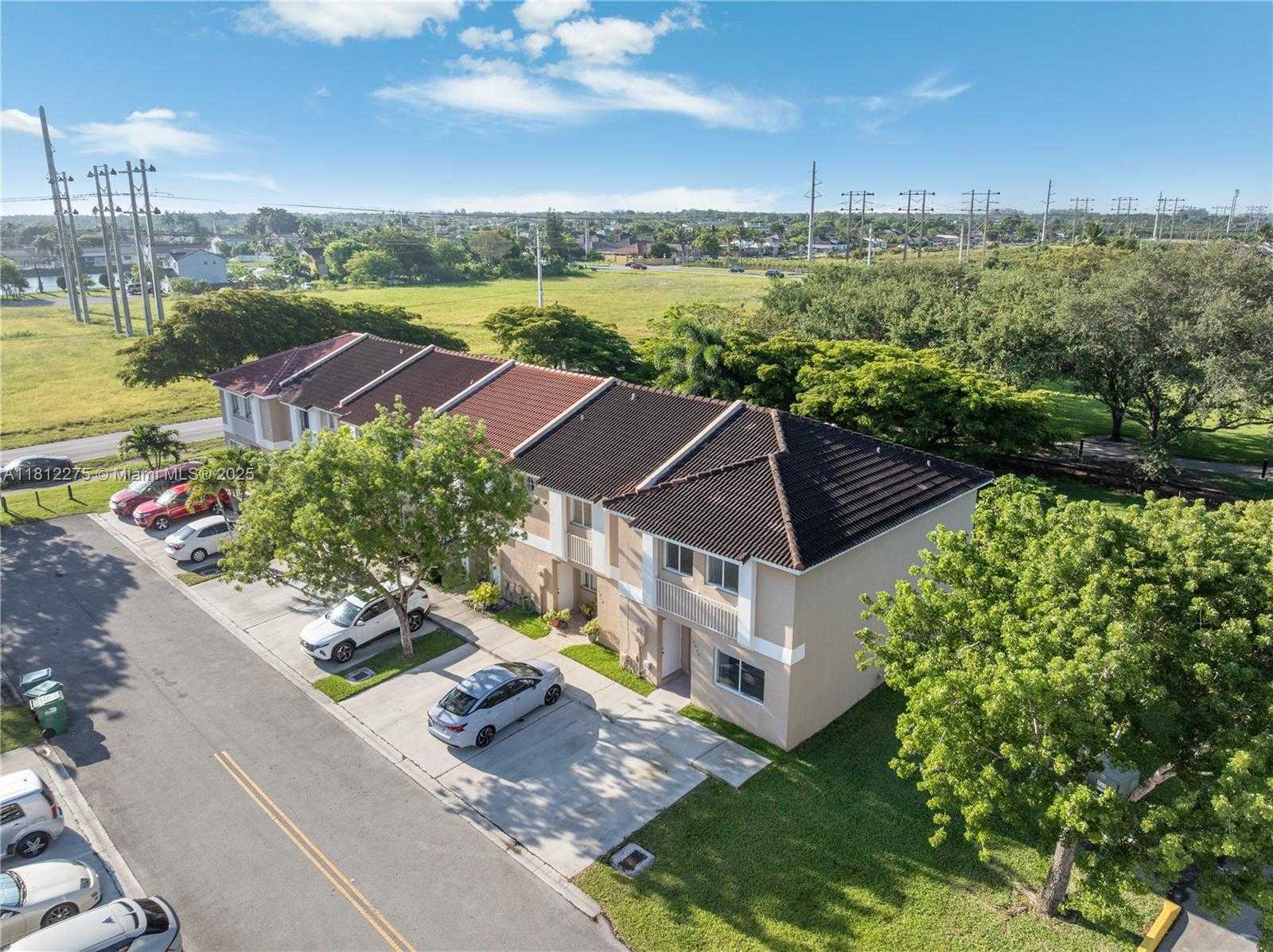 Small Image of 13922 SOUTH WEST 178TH ST, Miami Number 30
