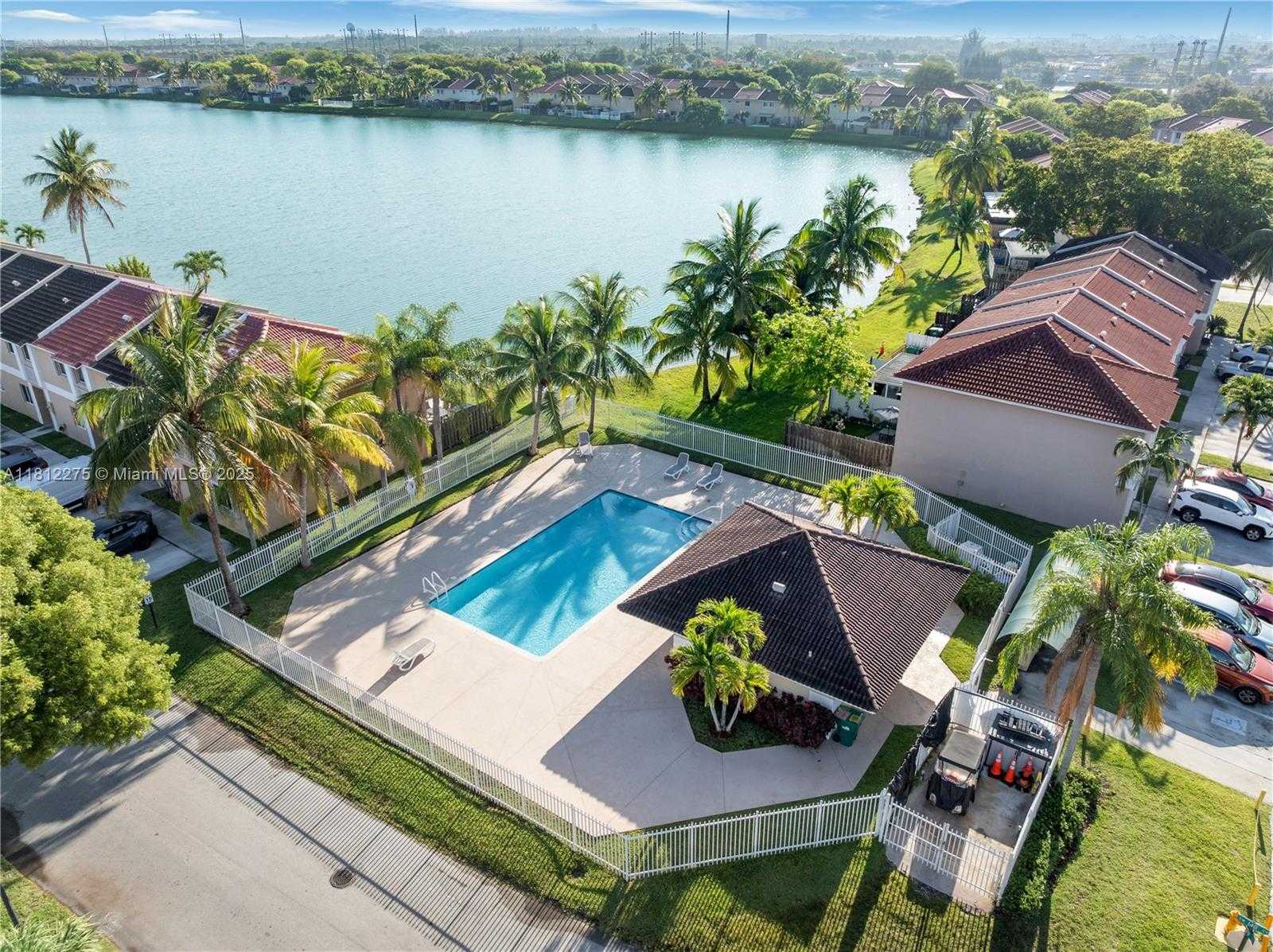 Small Image of 13922 SOUTH WEST 178TH ST, Miami Number 32