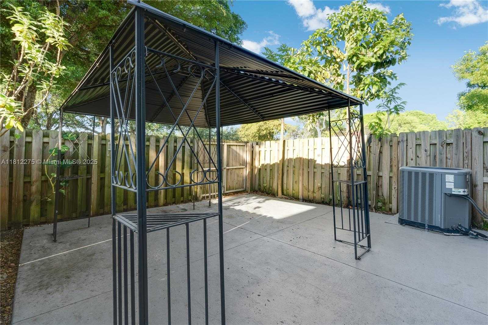 Small Image of 13922 SOUTH WEST 178TH ST, Miami Number 6