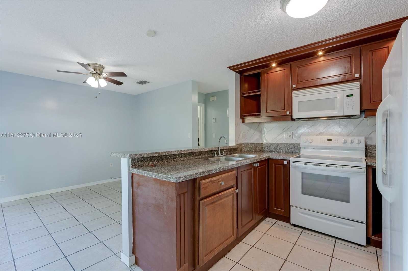 Small Image of 13922 SOUTH WEST 178TH ST, Miami Number 9