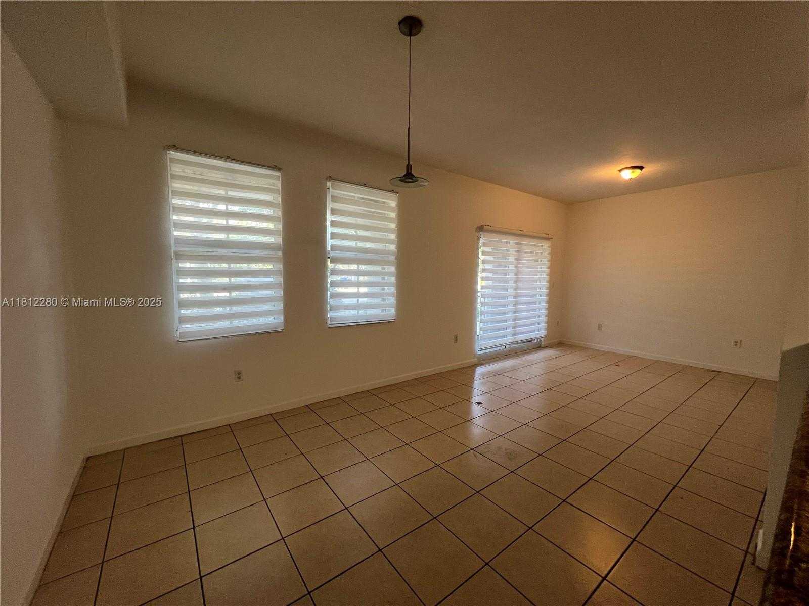 Small Image of 11201 NORTH WEST 83 ST #103, Doral Number 4