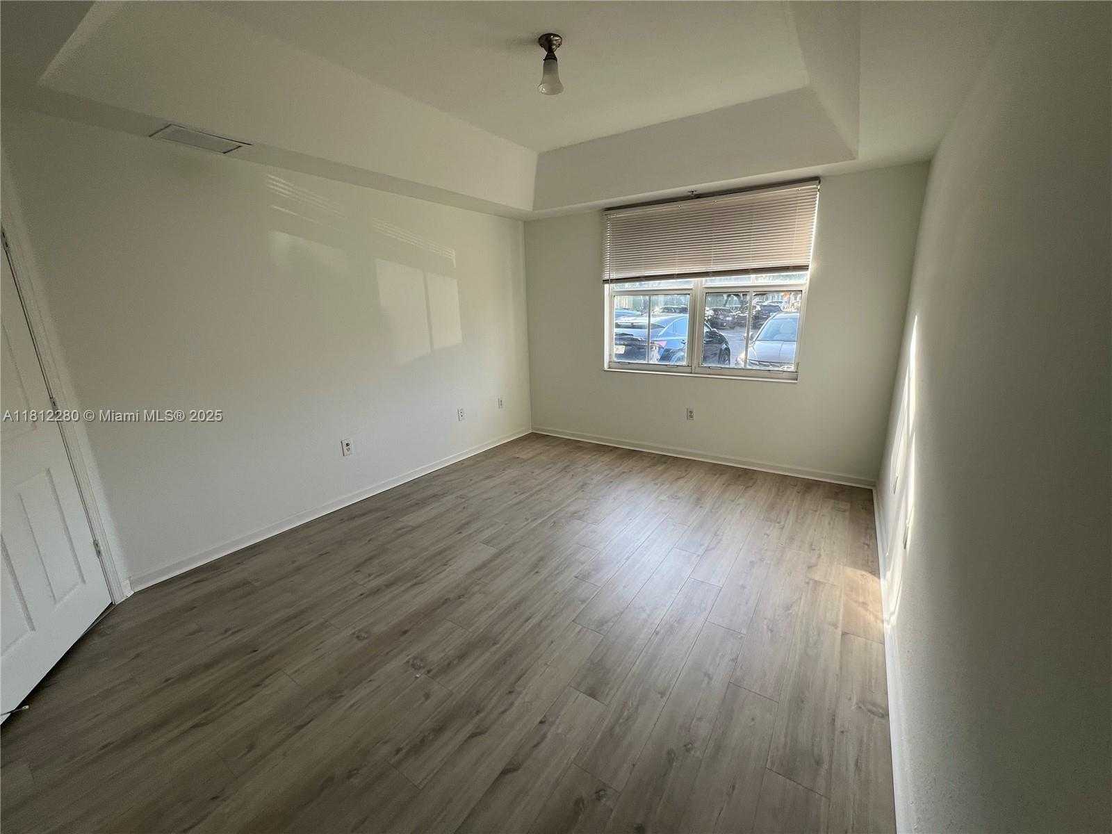 Small Image of 11201 NORTH WEST 83 ST #103, Doral Number 5