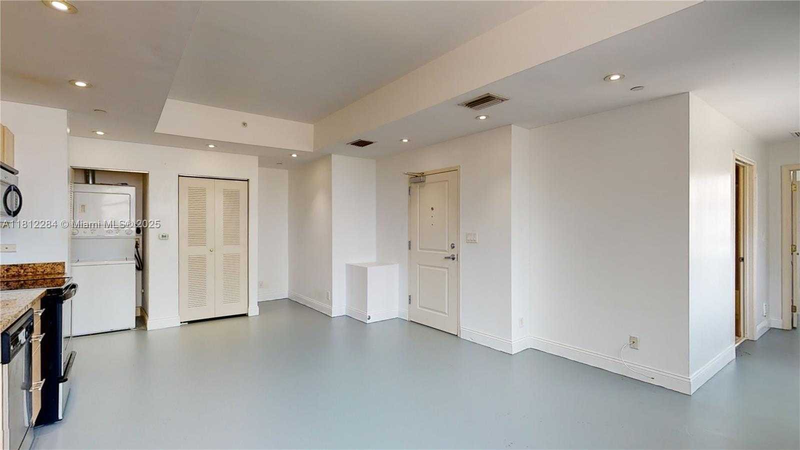 Small Image of 111 EAST FLAGLER ST #810, Miami Number 4