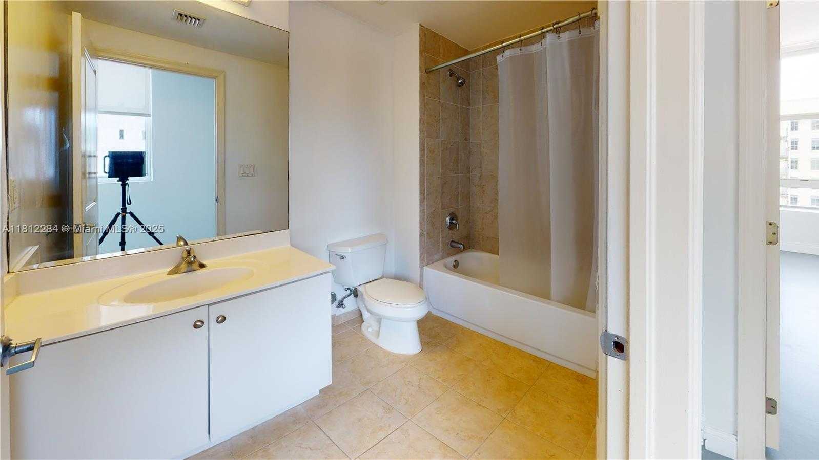 Small Image of 111 EAST FLAGLER ST #810, Miami Number 8