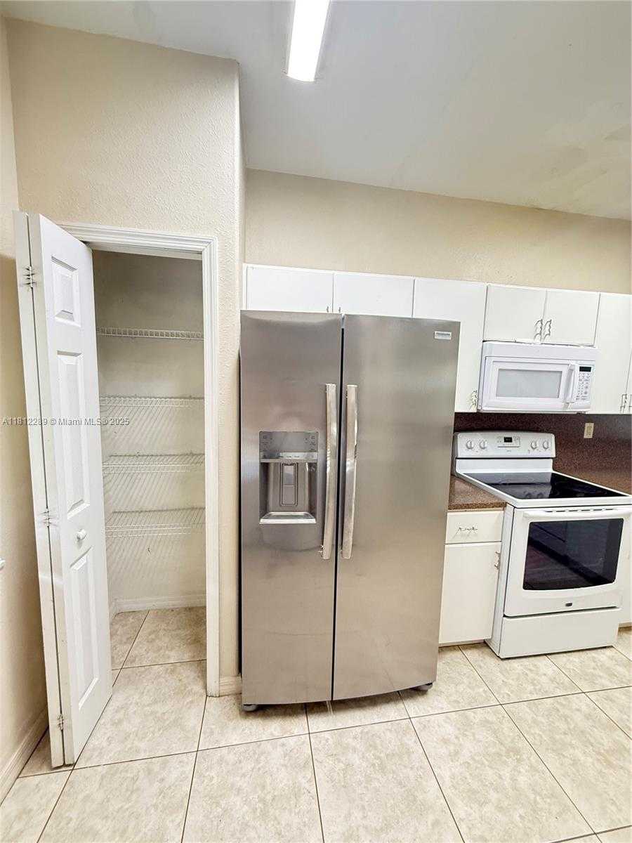 Small Image of 9044 SOUTH WEST 153RD CT, Miami Number 6