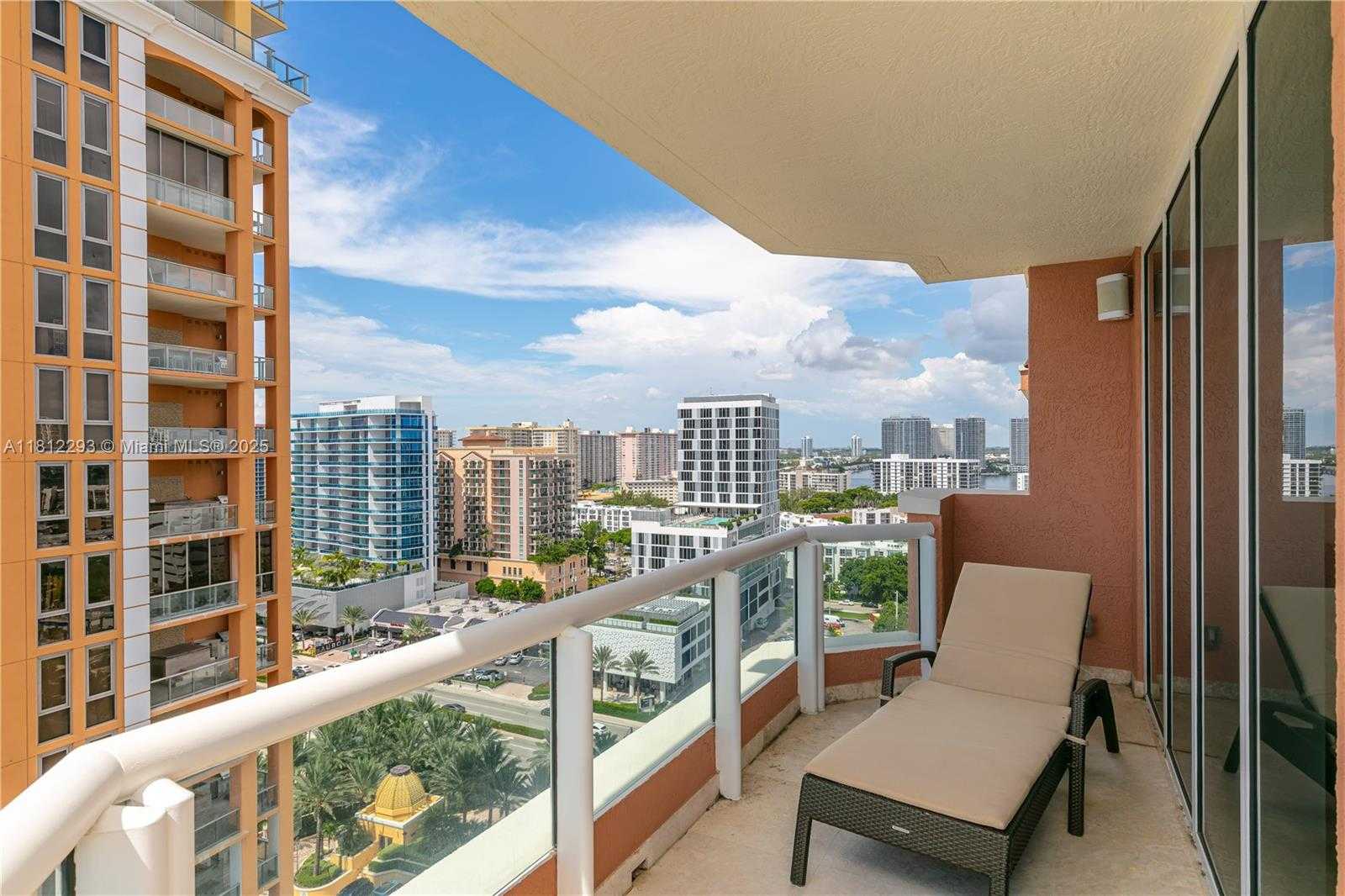 Small Image of Sunny Isles Beach Number 17