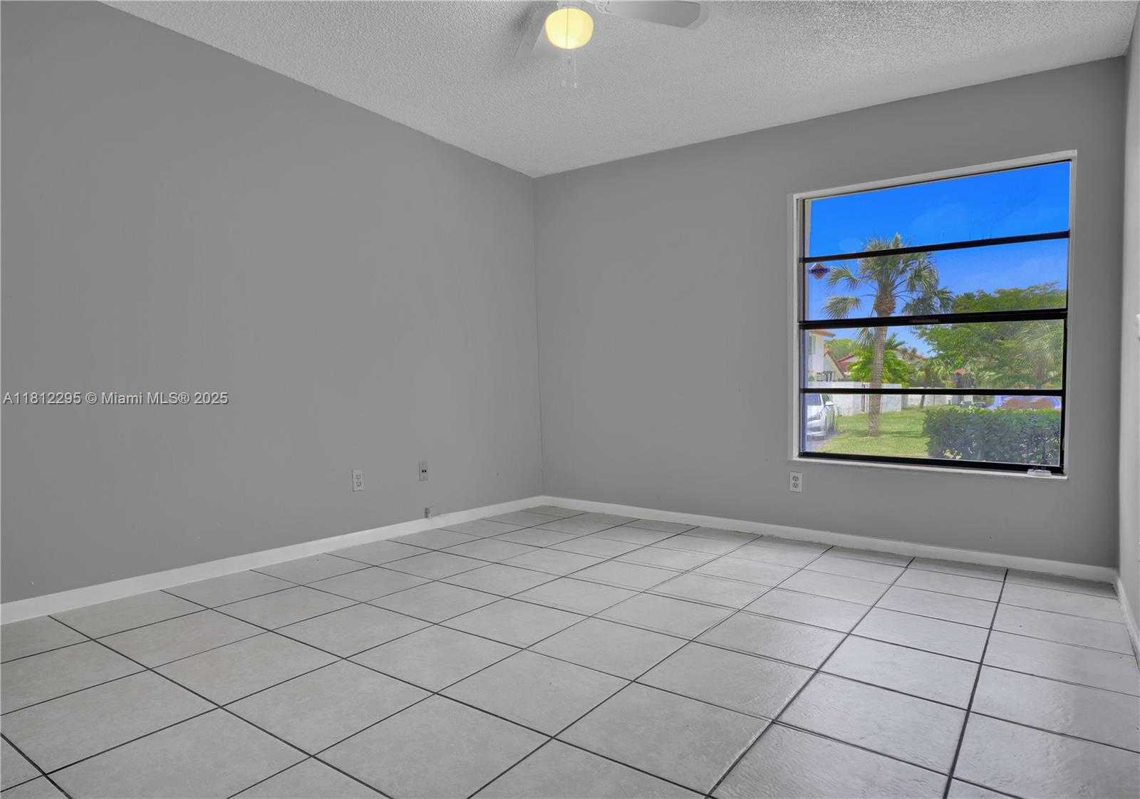 Small Image of 11054 SOUTH WEST 136TH CT, Miami Number 14