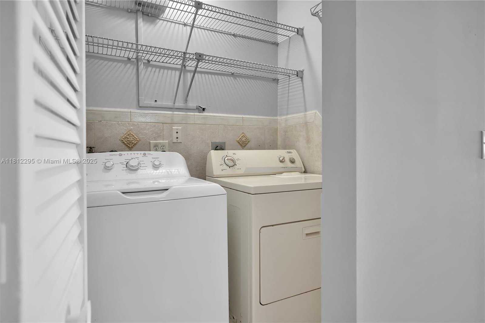 Small Image of 11054 SOUTH WEST 136TH CT, Miami Number 17
