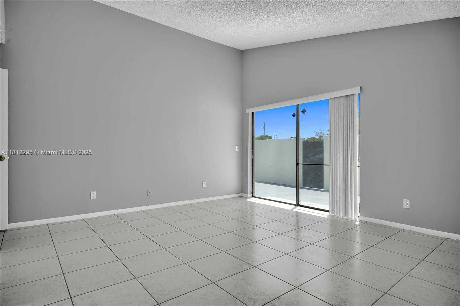 Small Image of 11054 SOUTH WEST 136TH CT, Miami Number 22