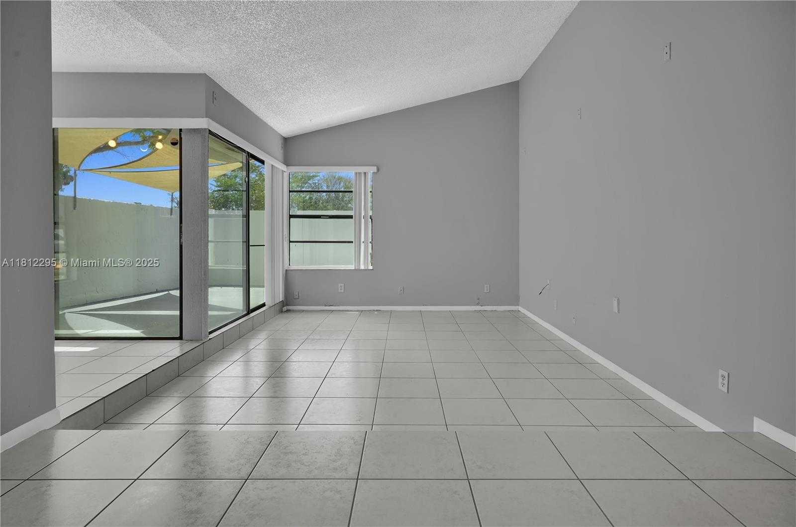 Small Image of 11054 SOUTH WEST 136TH CT, Miami Number 23